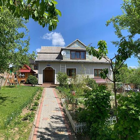Guest House Viktoria ヤレムチャ エクステリア 写真
